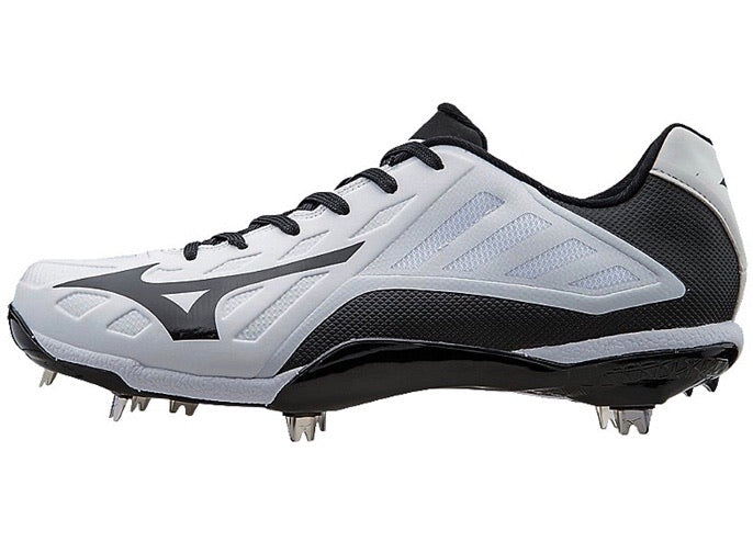 Mizuno 9-Spike Heist IQ Low Metal Cleats