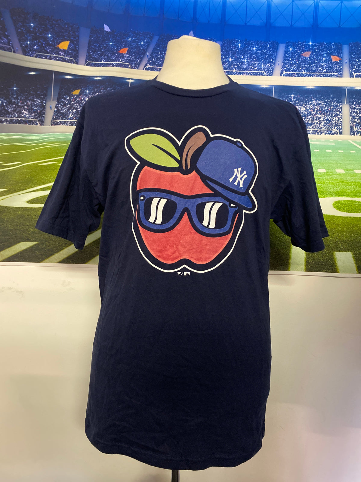 MLB New York Yankees ‘Big Apple’ T-Shirt