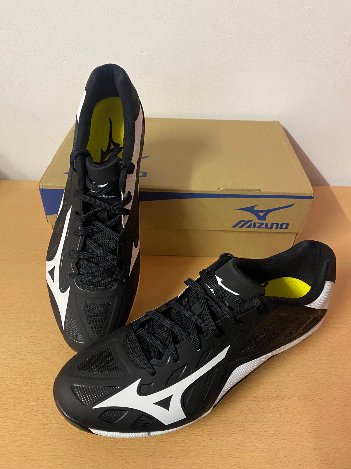 Mizuno 9-Spike Heist IQ Low Metal Cleats